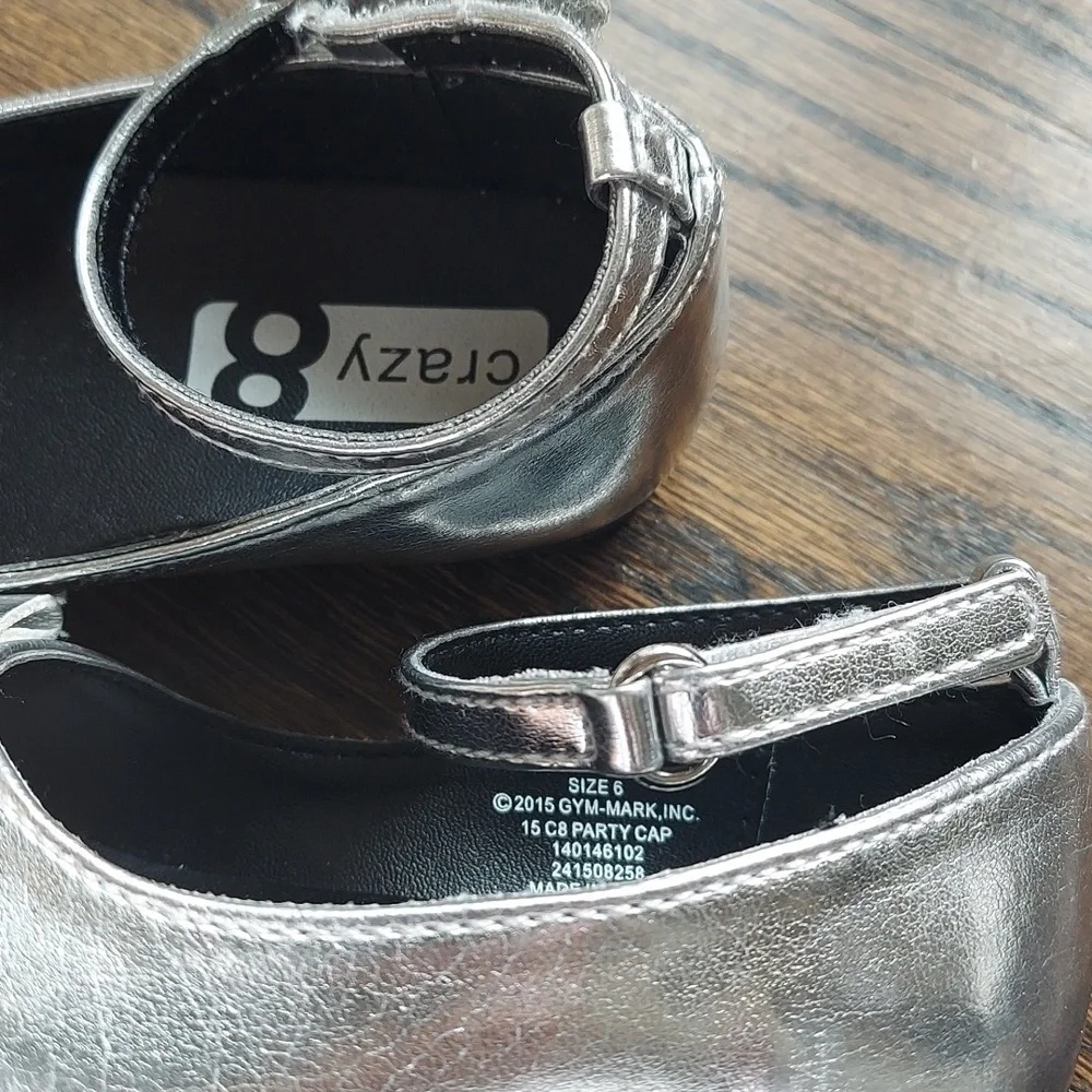 Crazy 8 Girl Silver with Bow Dress Shoes - sz 6